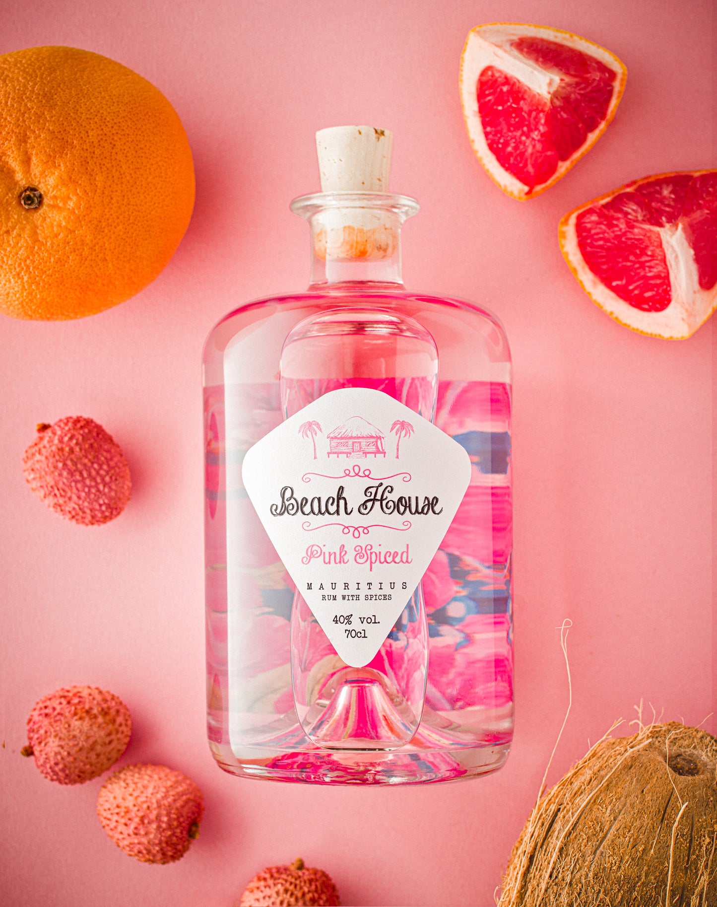 Bouteille Beach House Pink Spiced Rum rosé, rhum épicé de l'Île Maurice, 70cl